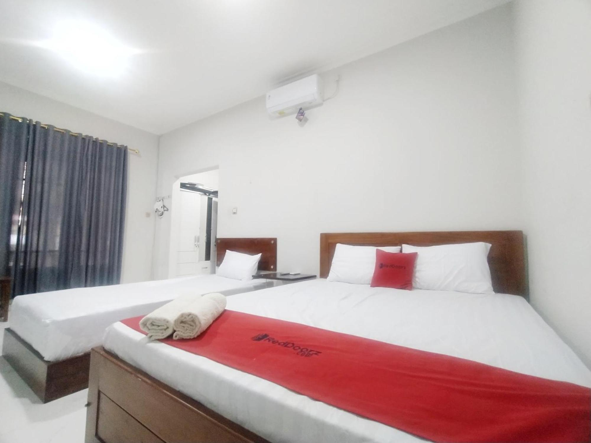 Reddoorz Syariah Near Stasiun Purwokerto Hotel Екстериор снимка