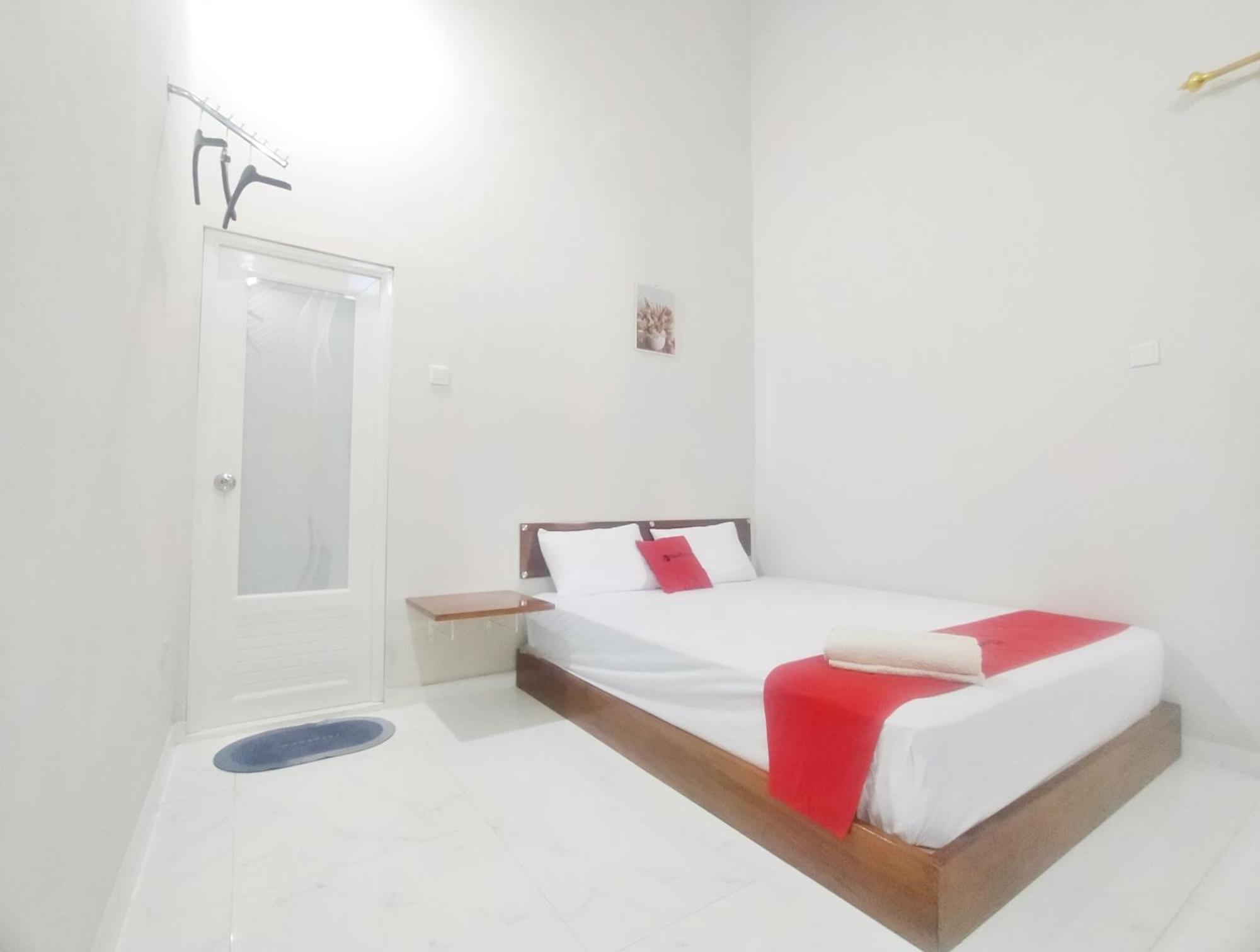 Reddoorz Syariah Near Stasiun Purwokerto Hotel Екстериор снимка