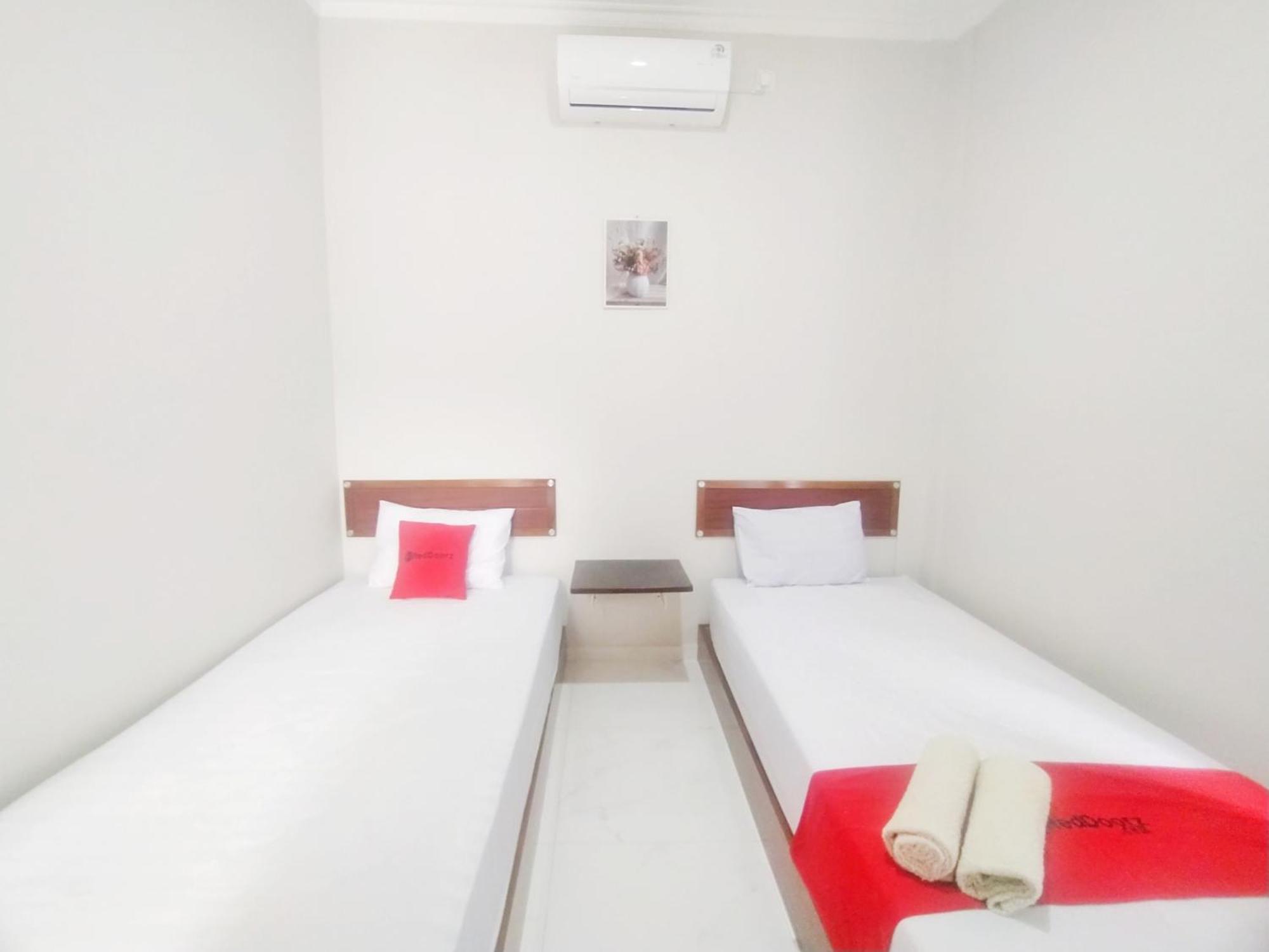 Reddoorz Syariah Near Stasiun Purwokerto Hotel Екстериор снимка