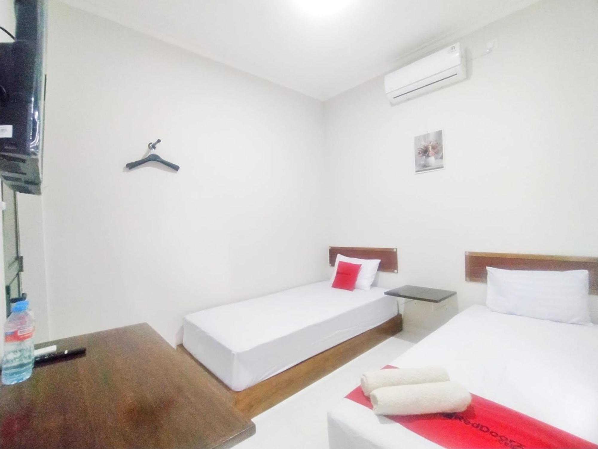 Reddoorz Syariah Near Stasiun Purwokerto Hotel Екстериор снимка