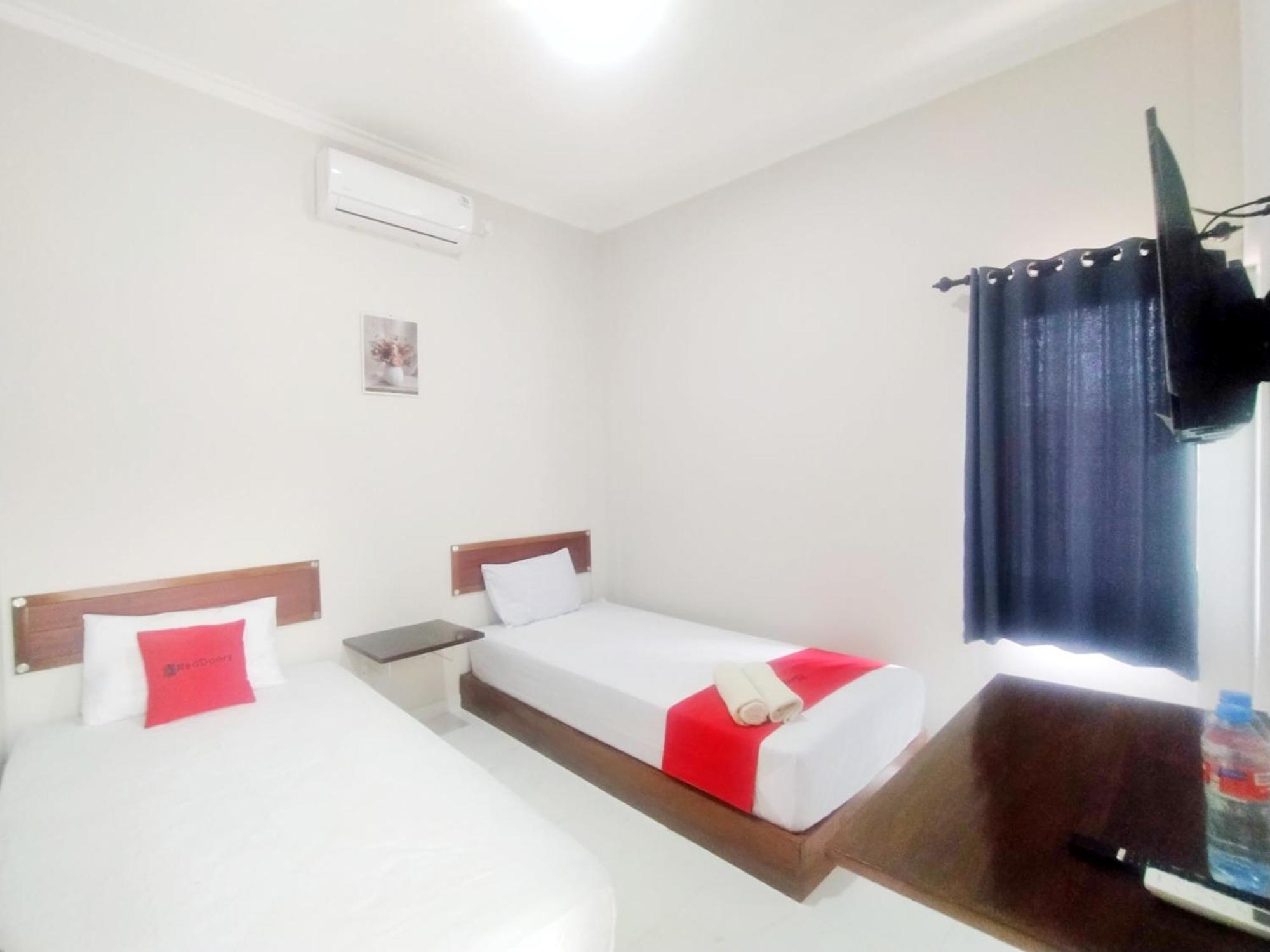 Reddoorz Syariah Near Stasiun Purwokerto Hotel Екстериор снимка
