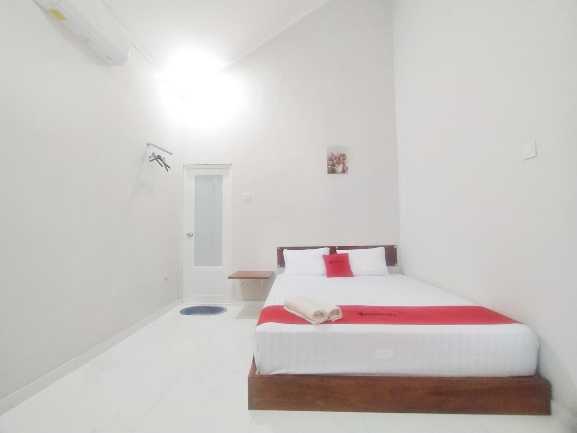 Reddoorz Syariah Near Stasiun Purwokerto Hotel Екстериор снимка