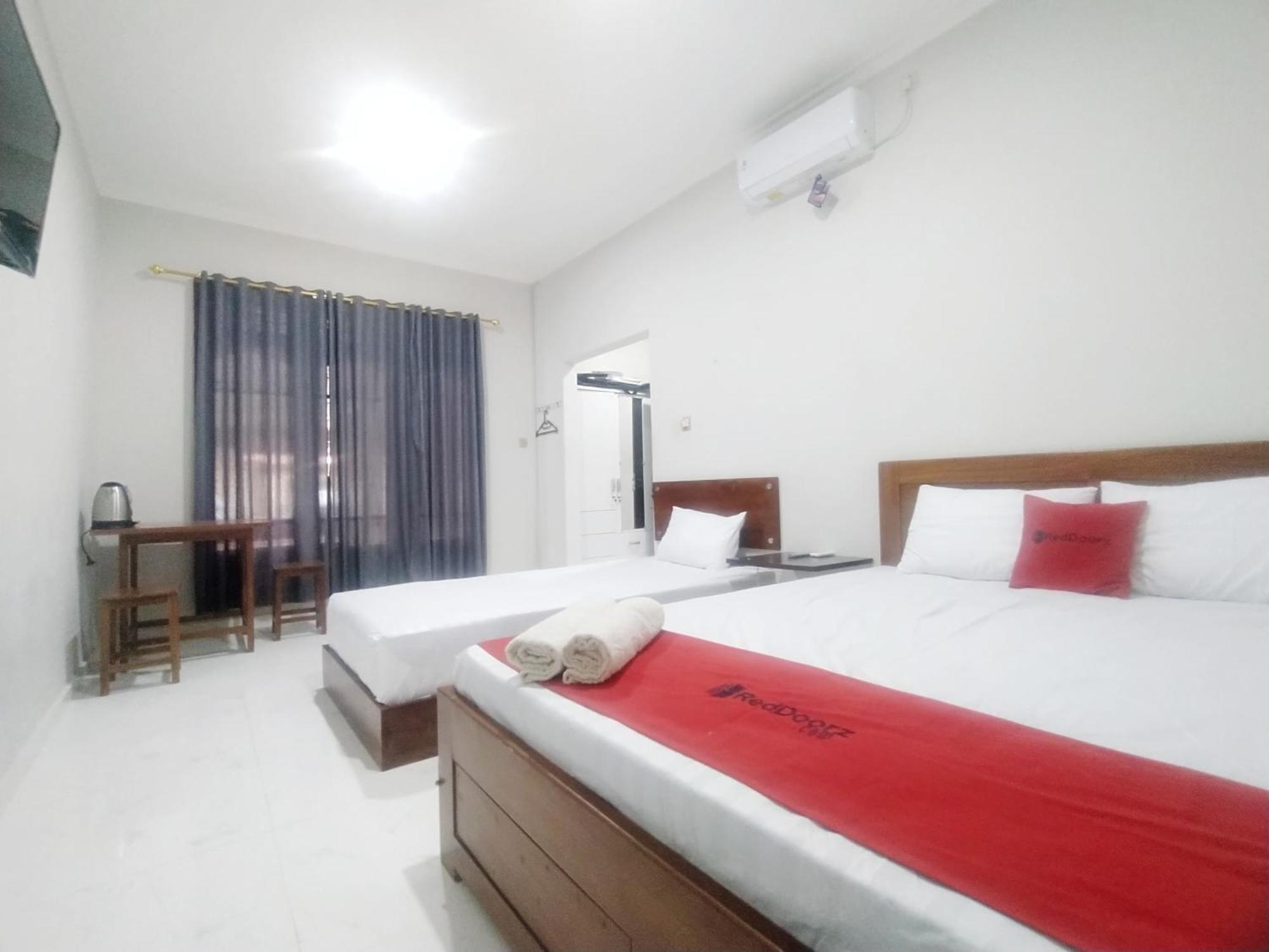Reddoorz Syariah Near Stasiun Purwokerto Hotel Екстериор снимка