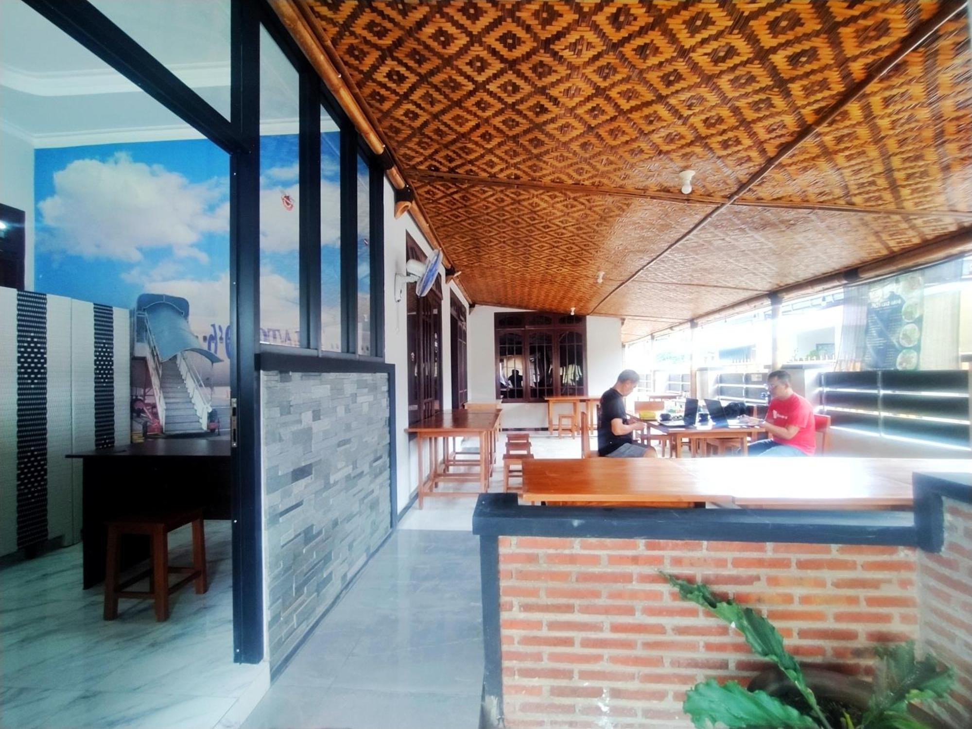 Reddoorz Syariah Near Stasiun Purwokerto Hotel Екстериор снимка